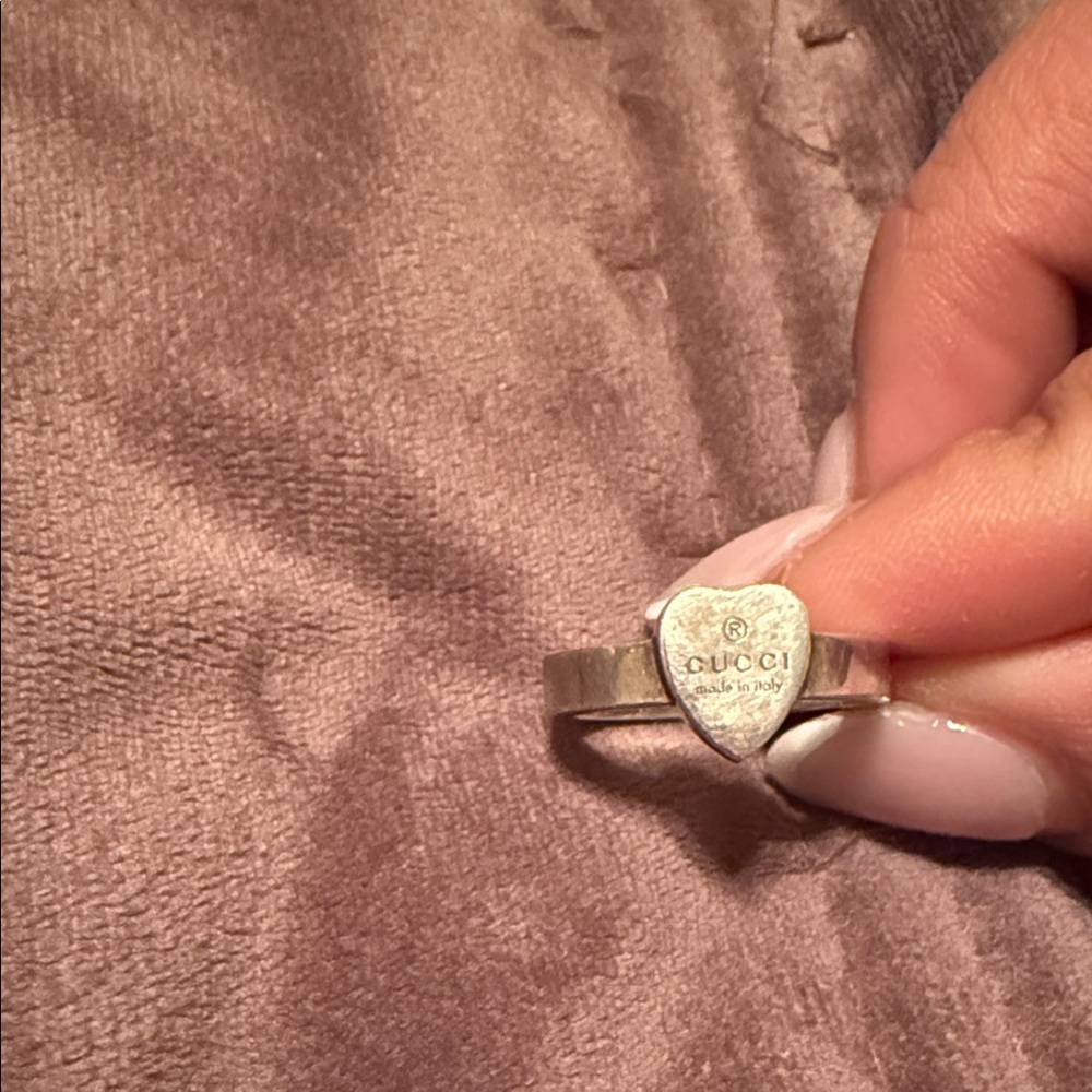 Authentic Gucci Silver Heart Emblem Ring
